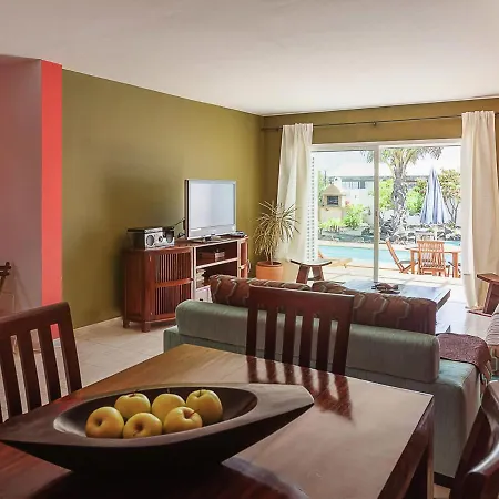 Belvilla By Oyo Mango 4 Pax Villa